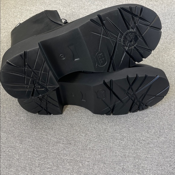 Camper Milah Zip Boots Black - Picture 8 of 9